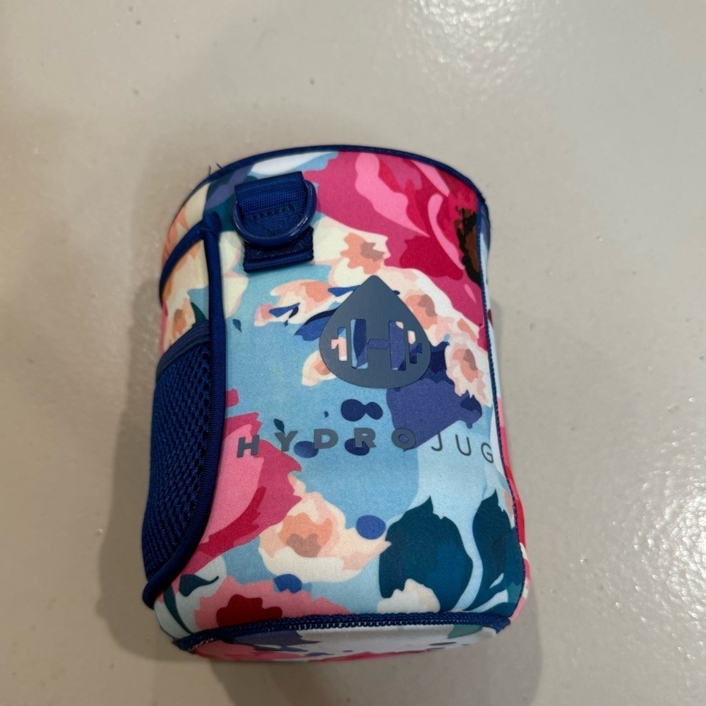 Hydrojug and 2 sleeves pink jug with floral and cheeta sleeves water bottle - Picture 6 of 12